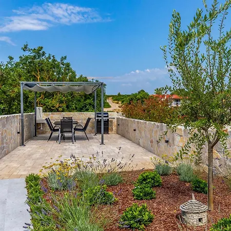 2 Bedroom Amazing In Daire *