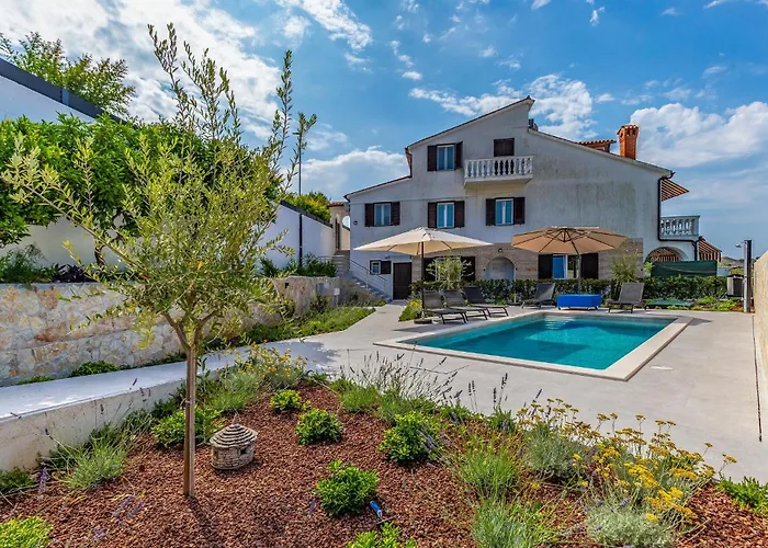 2 Bedroom Stunning In
