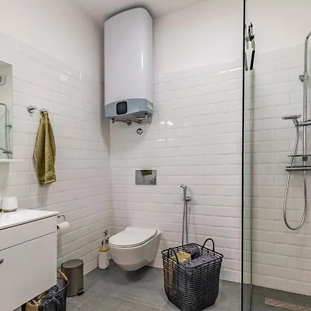 2 Bedroom Stunning In