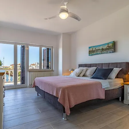 2 Bedroom Stunning In Apartment Medulin