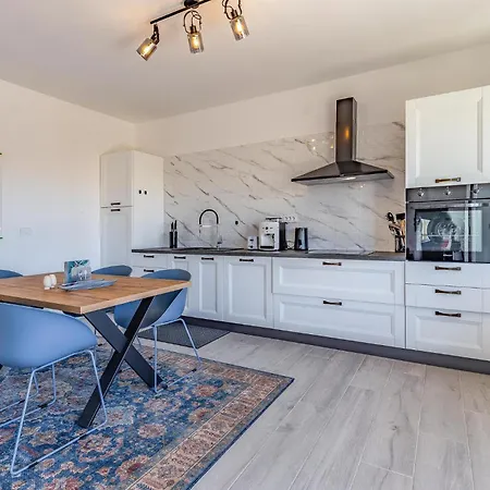 2 Bedroom Stunning In Medulin