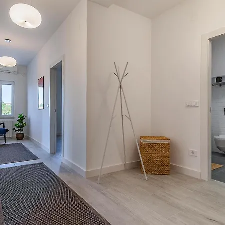 Apartment 2 Bedroom Amazing In *