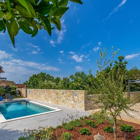 Apartment 2 Bedroom Amazing In Medulin